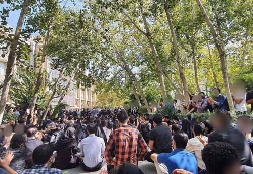 فرصتی قانونی و عادلانه برای بیان انتقادها ایجاد می شود