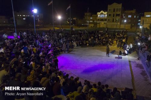 گسترش مخاطبان تئاتر با اجرای آثار جشنواره رضوی در شهر های مختلف